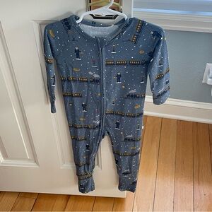 NWT Brave Little Ones Ribbed Christmas Trains Convertible Zipper Pajama 12-18M